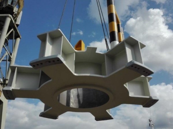 Uchwyt do podnoszenia wież wiatrowych